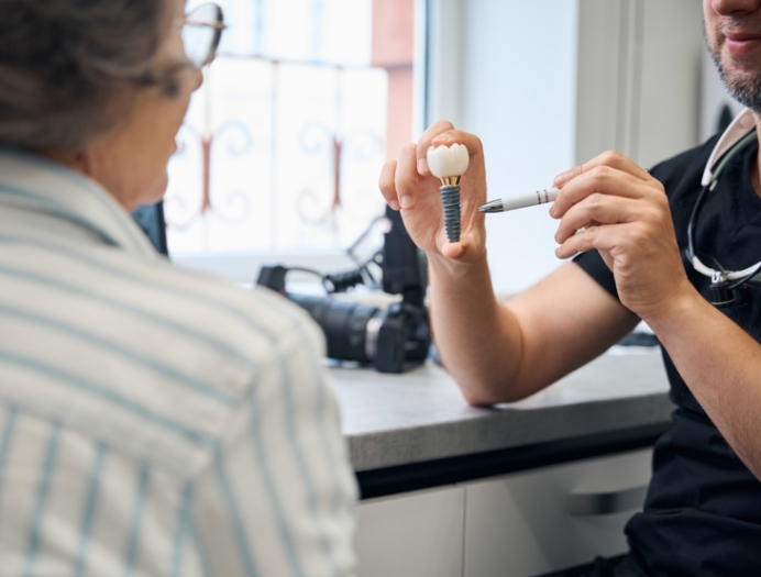 Pourquoi envisager un implant dentaire